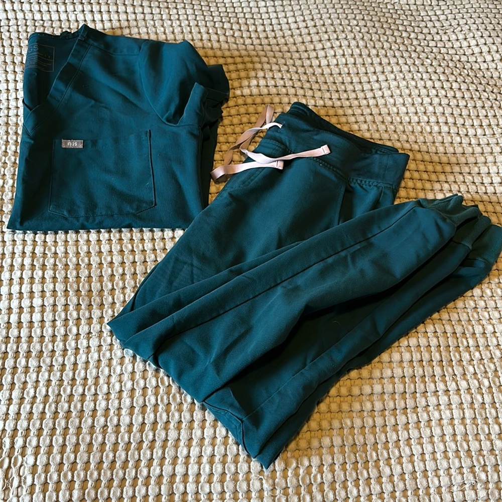 Figs scrub set
